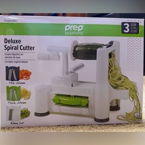 Progressive Prep Solutions Deluxe Spiral Cutter - White